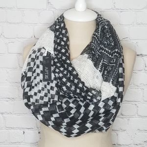 Apt 9 Infinity Scarf Crocheted Detail Insert